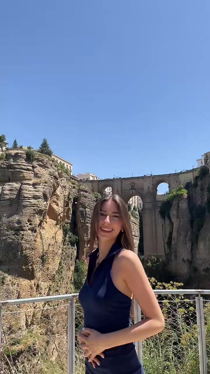 @carolaj_naa