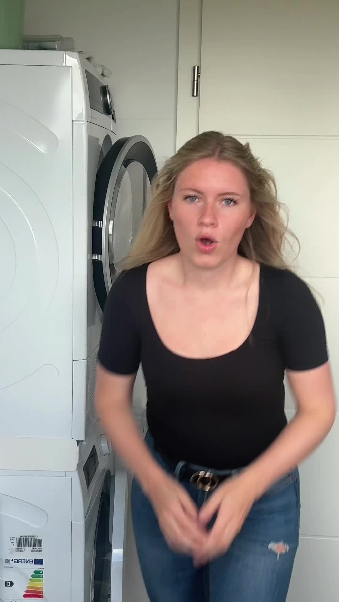 @justlarathings