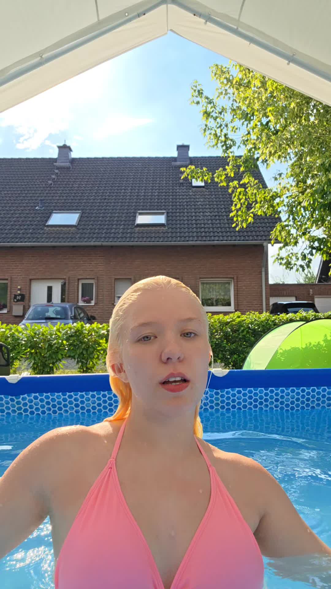 @angelina171205