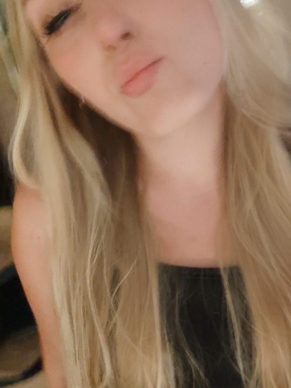 @😨