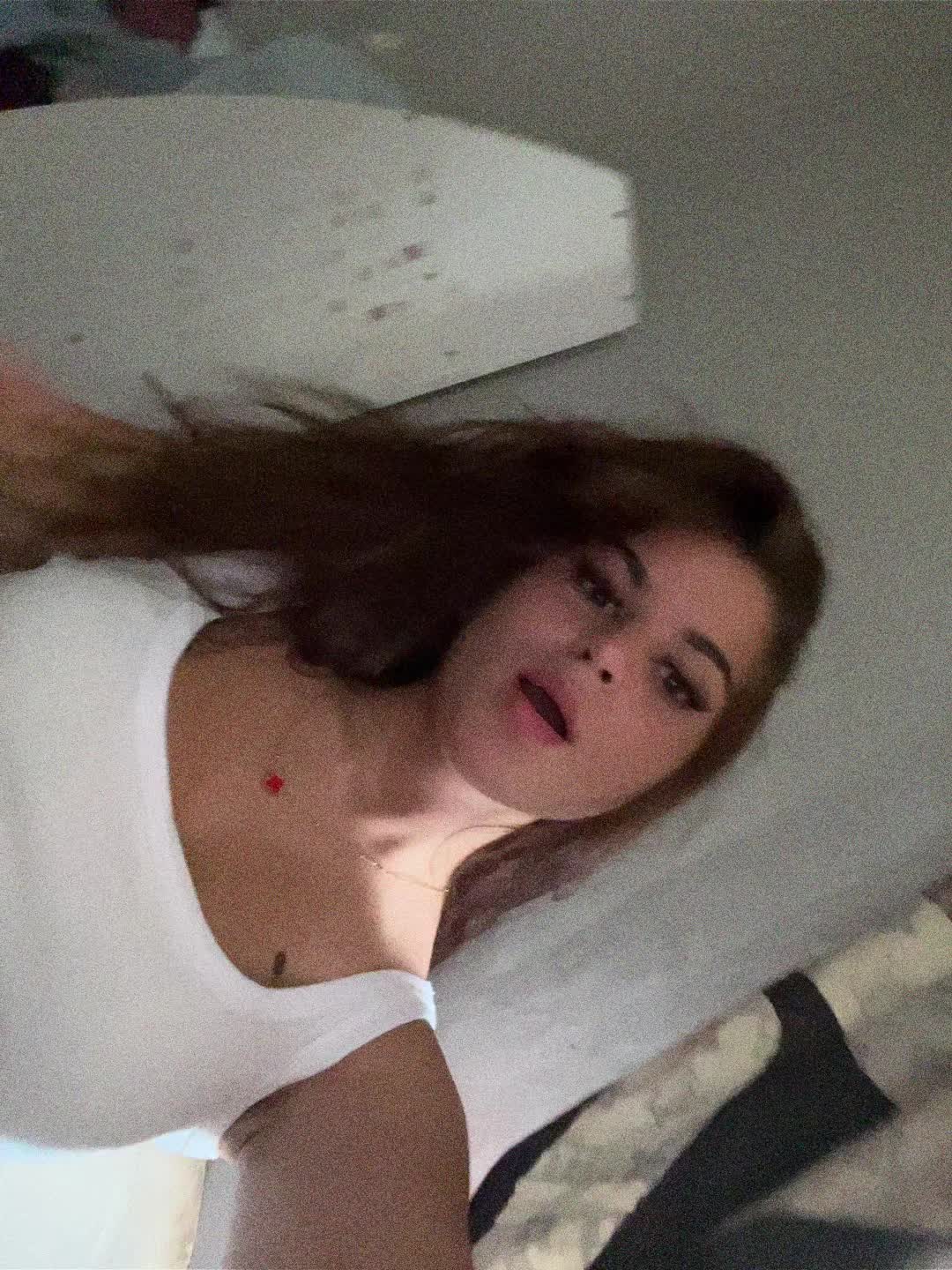 @Adelisa