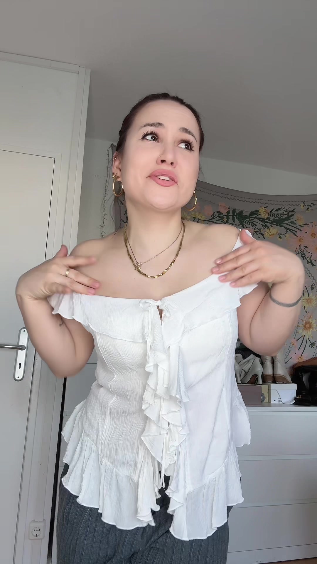 @laurassoberlife