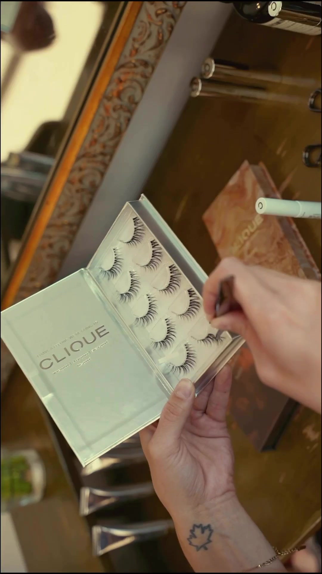 @Clique Lashes And Beauty