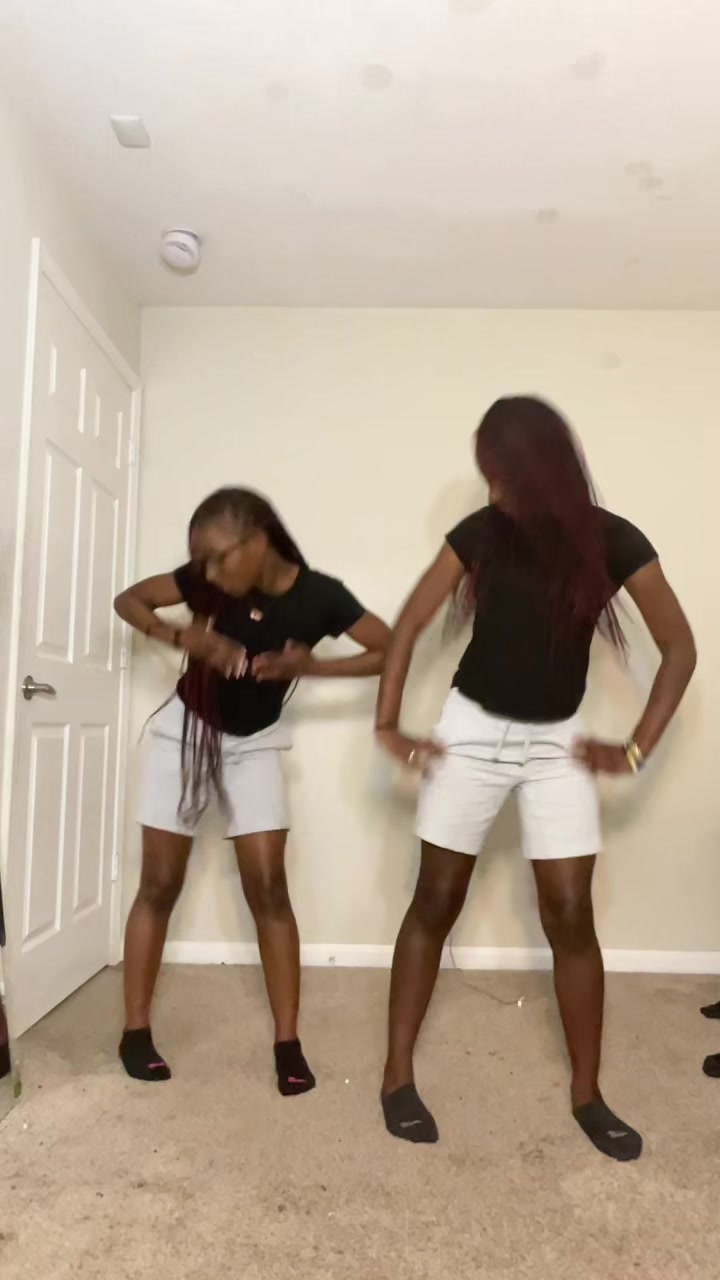 @Prettygirllexi1
