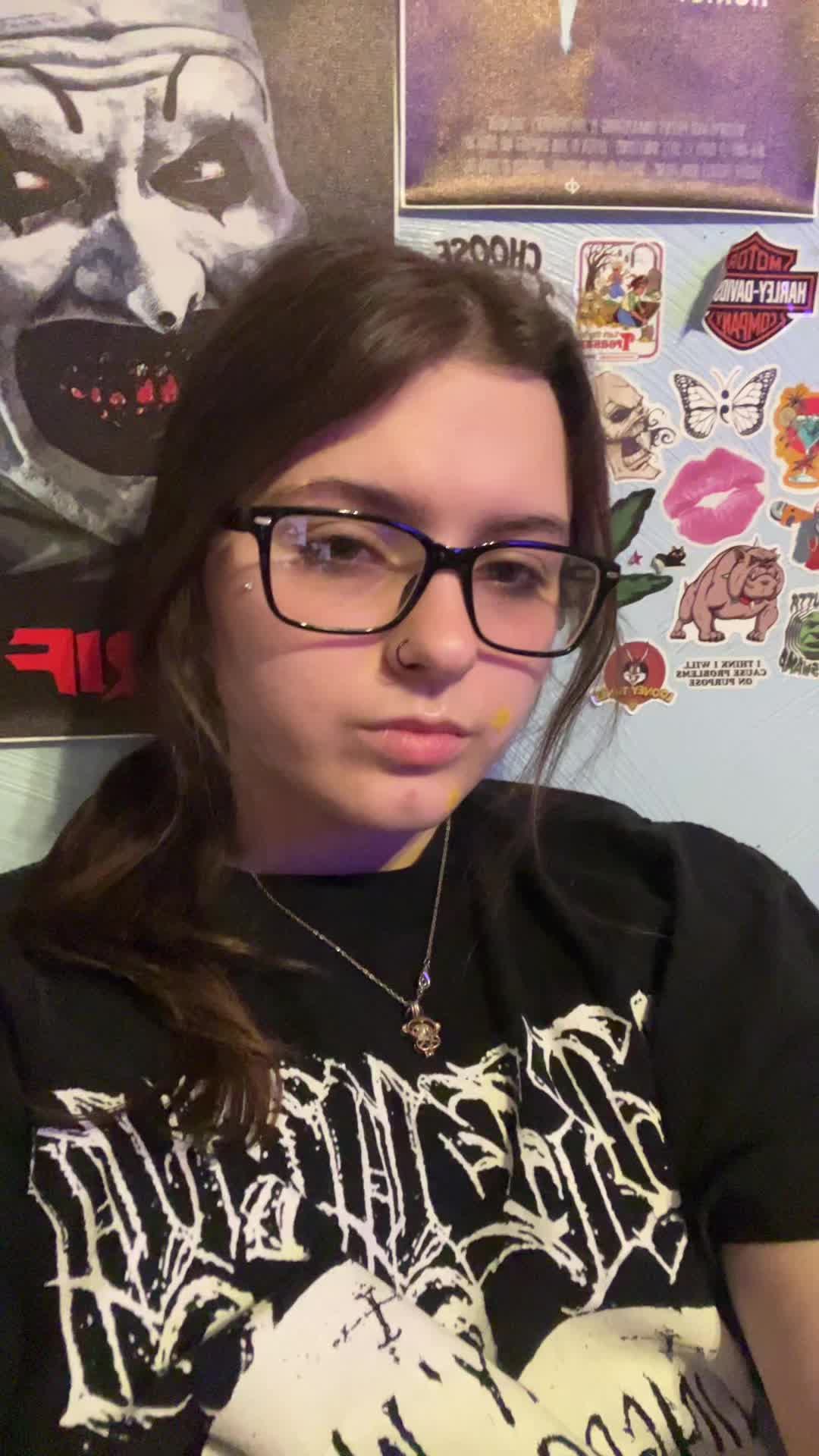 @🦦