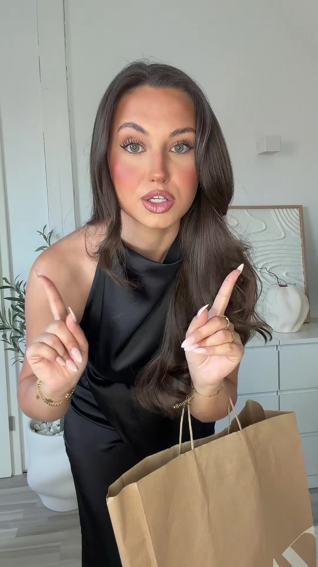 @leaisi
