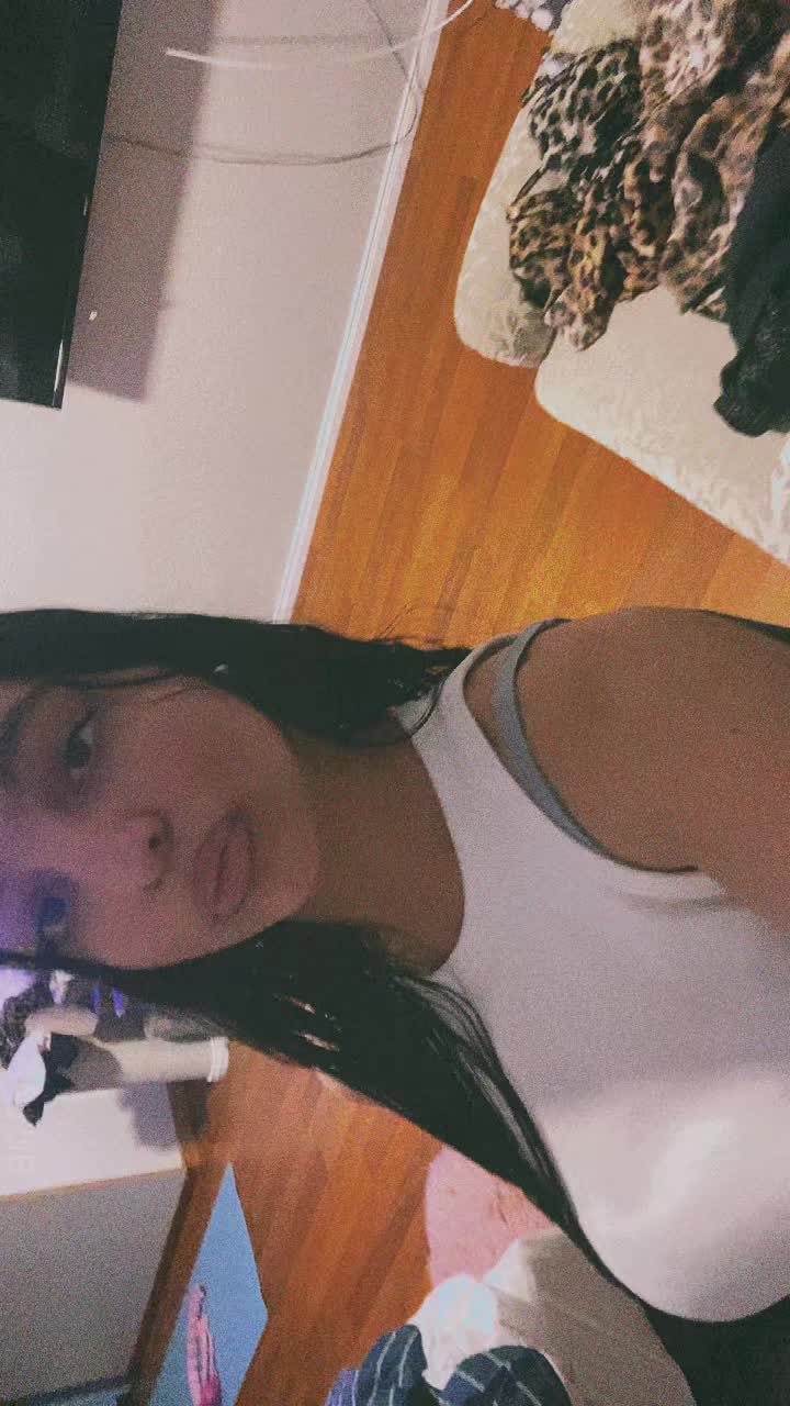 @Stella 🥭
