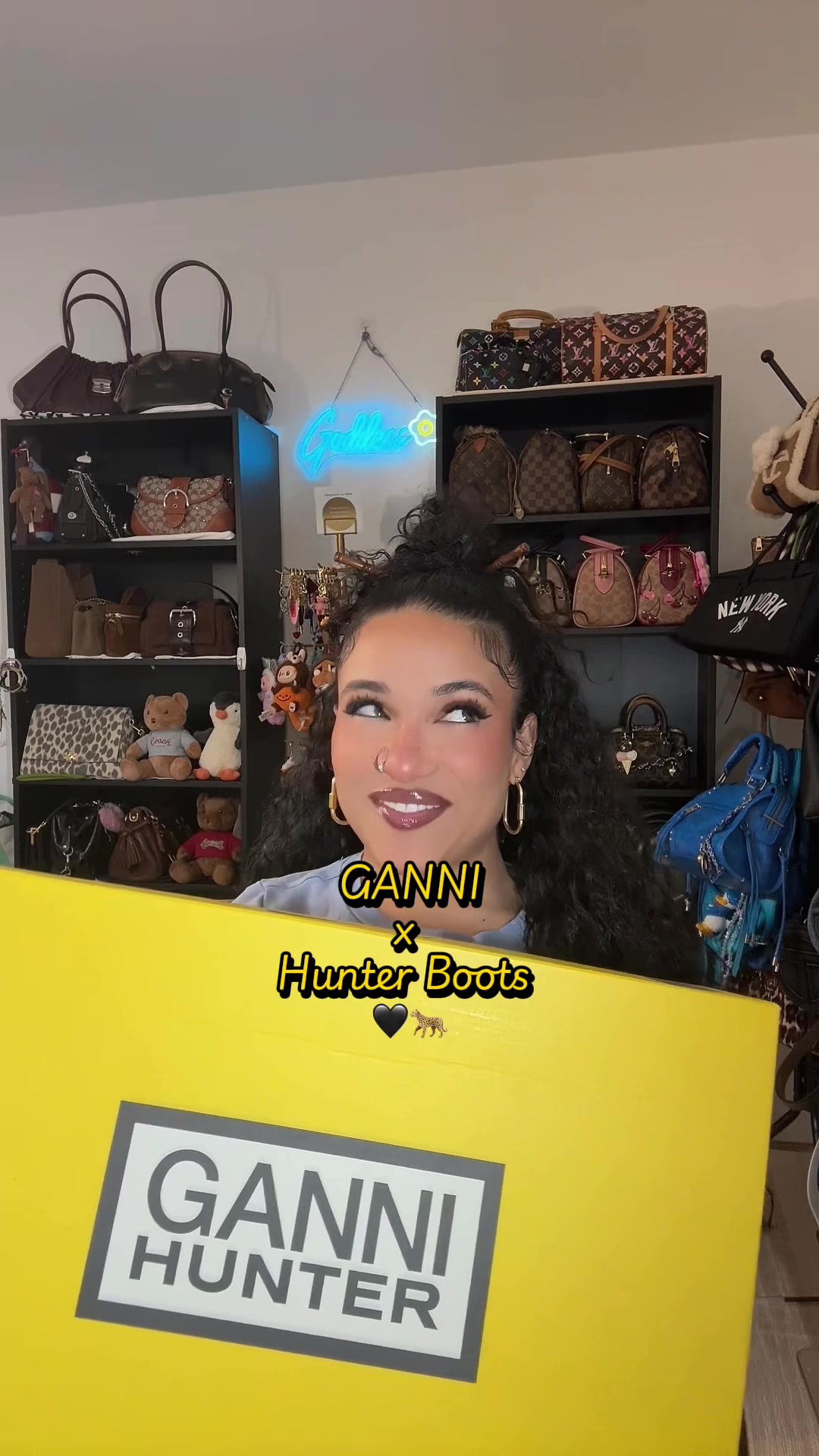 @J 🩵👜🫧