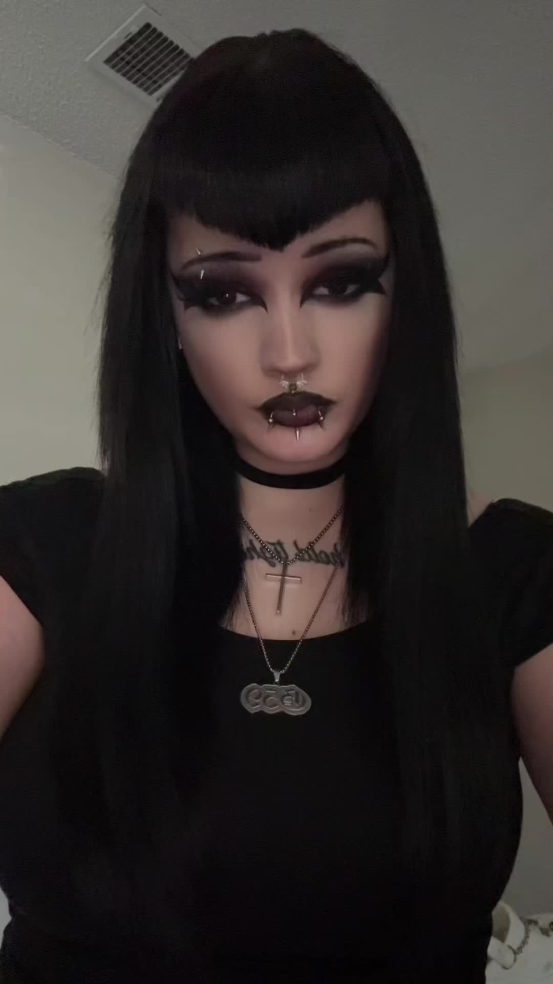 @Ally 🖤