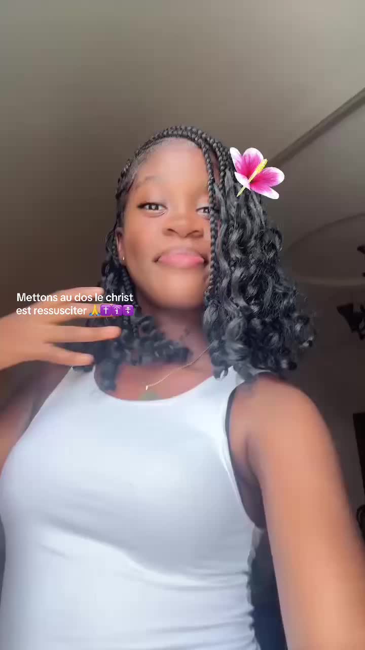 @👩🏽🦰!