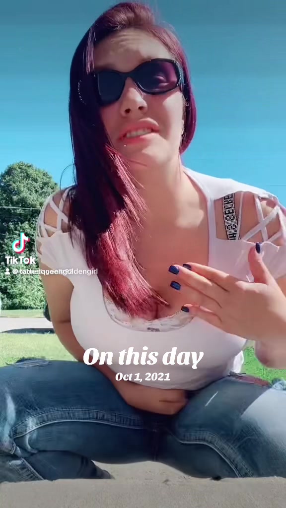 @tattedqueengoldengirl