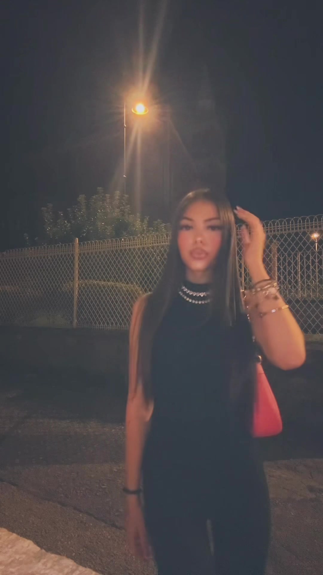 @𝐯𝐢𝐤𝐢👧🏻