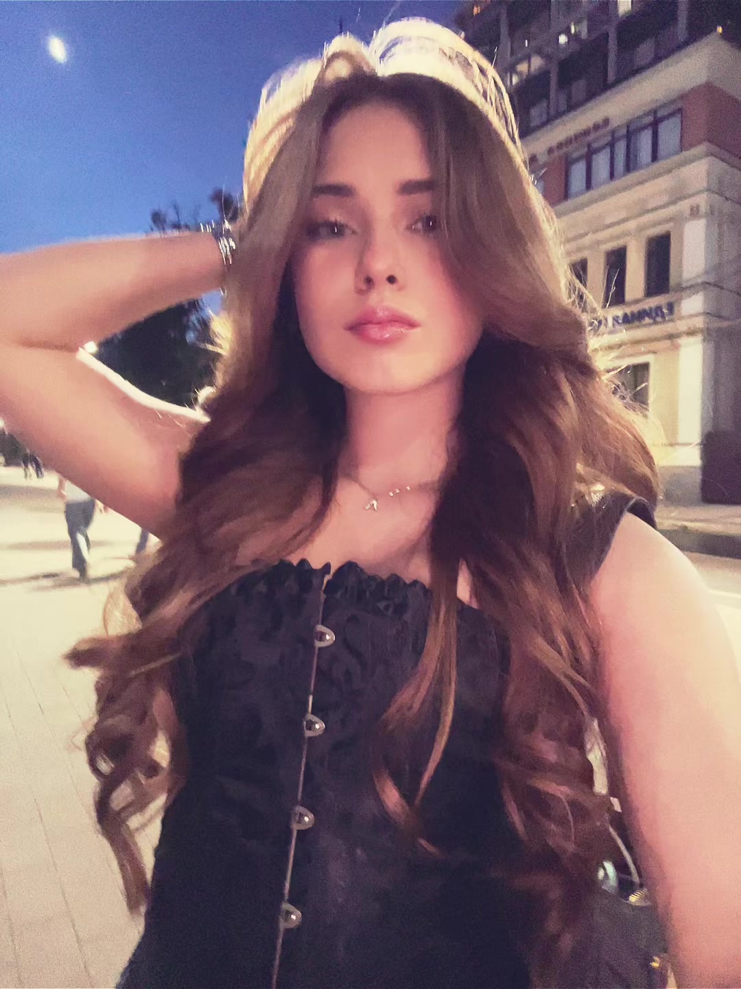 @alyak977