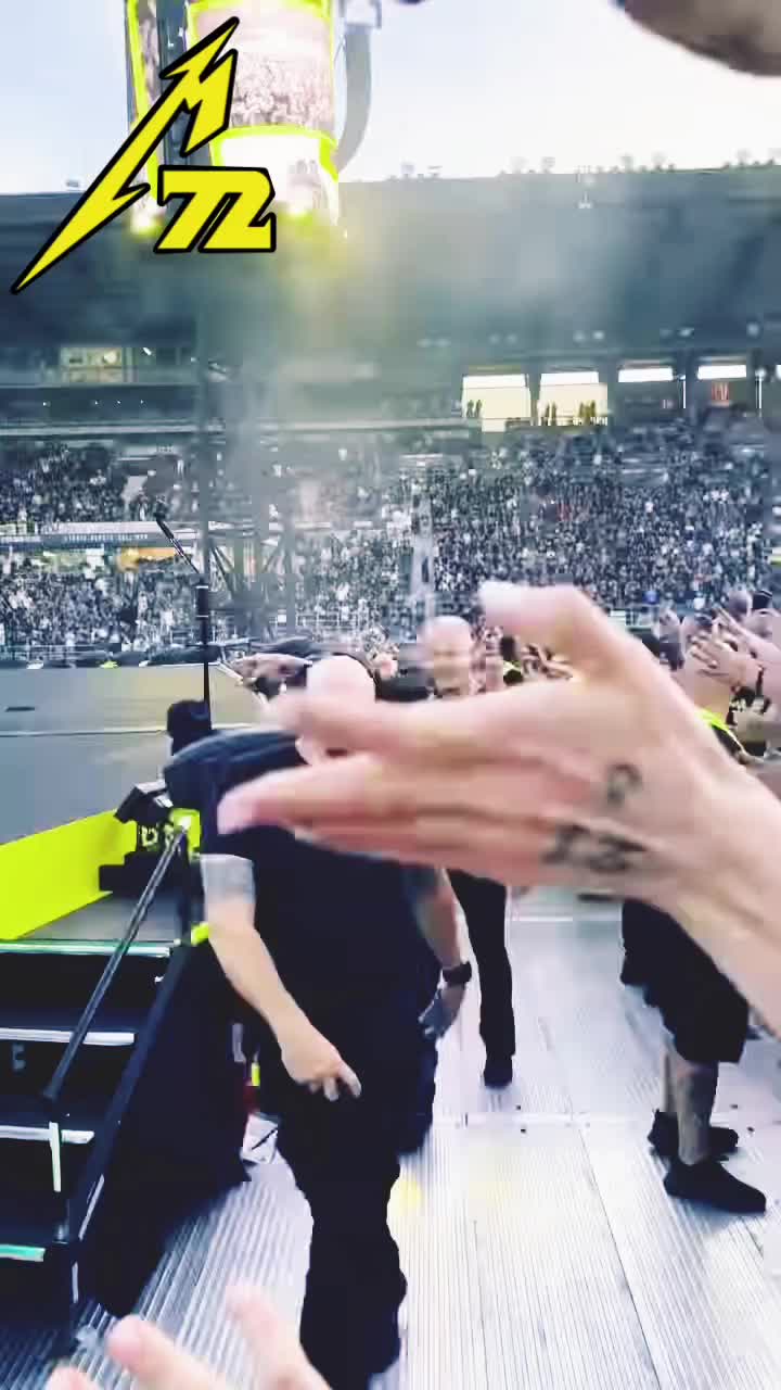 @Cris_FrEaKiN_Monellato73 &reg;