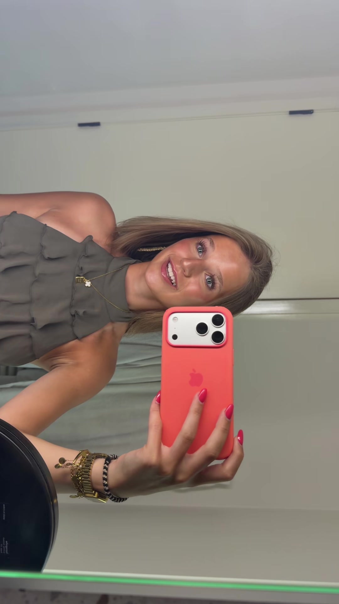 @𝑖𝑙𝑣𝑦