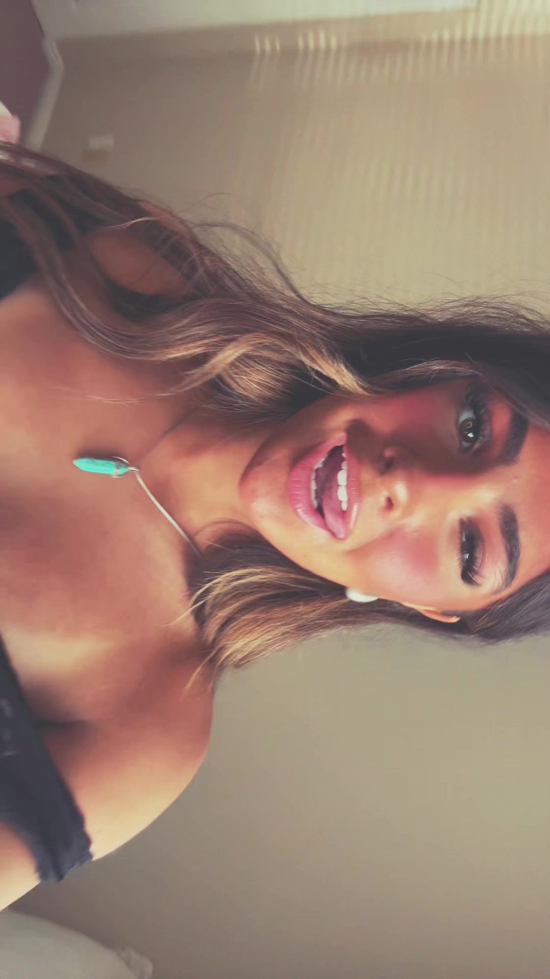 @notmiavhehe