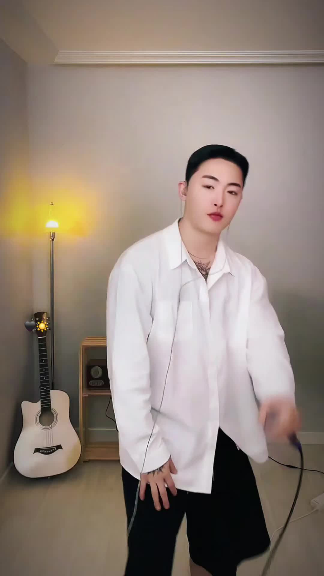 @🖤˚⋆선샤인⋆˚☀️
