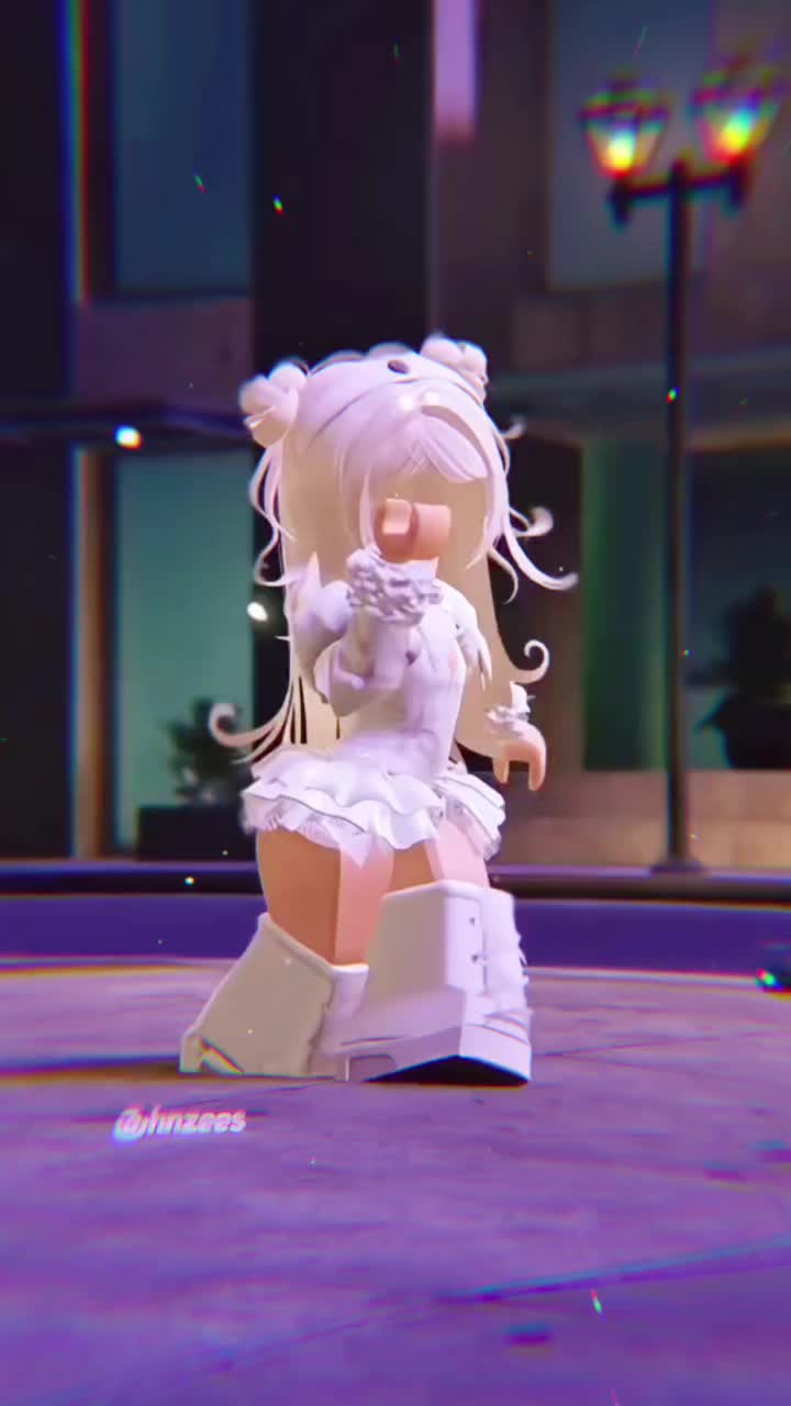 @ROBLOX : emmie🤤😟🥵🤪