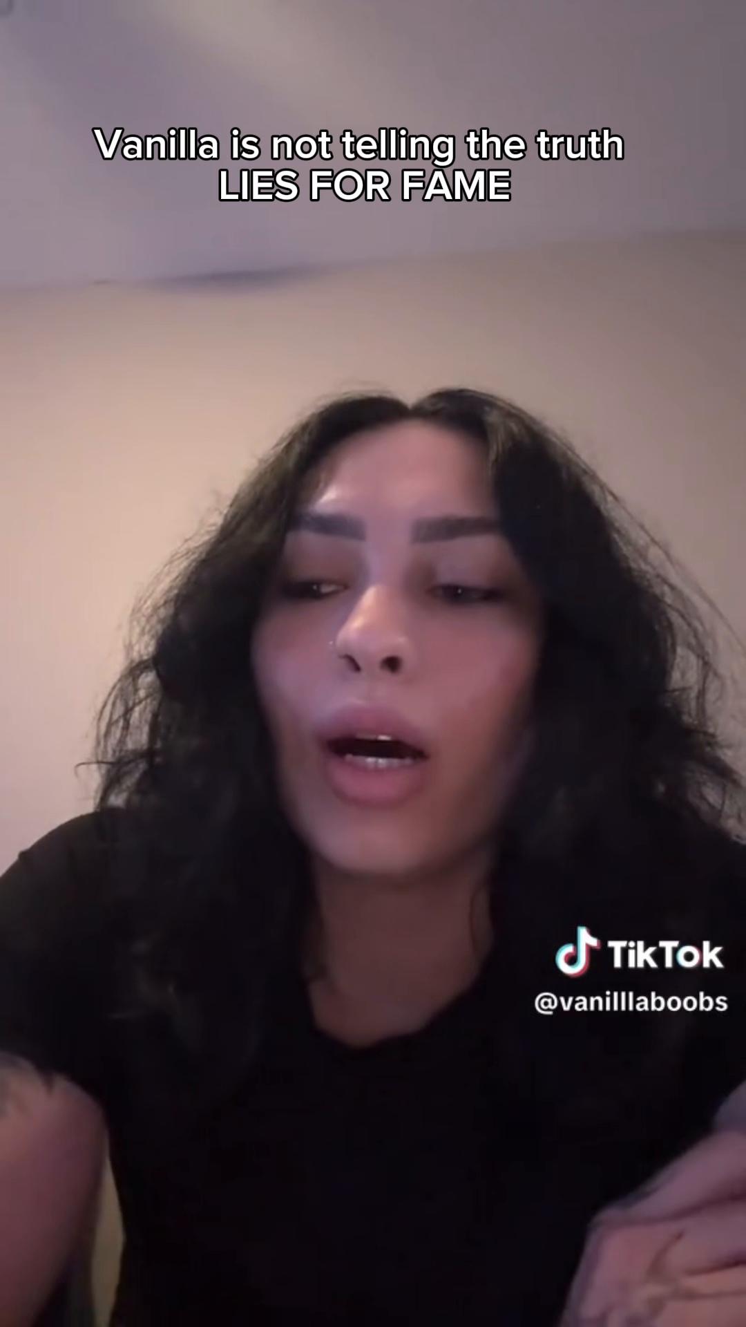 @stephanielacosta