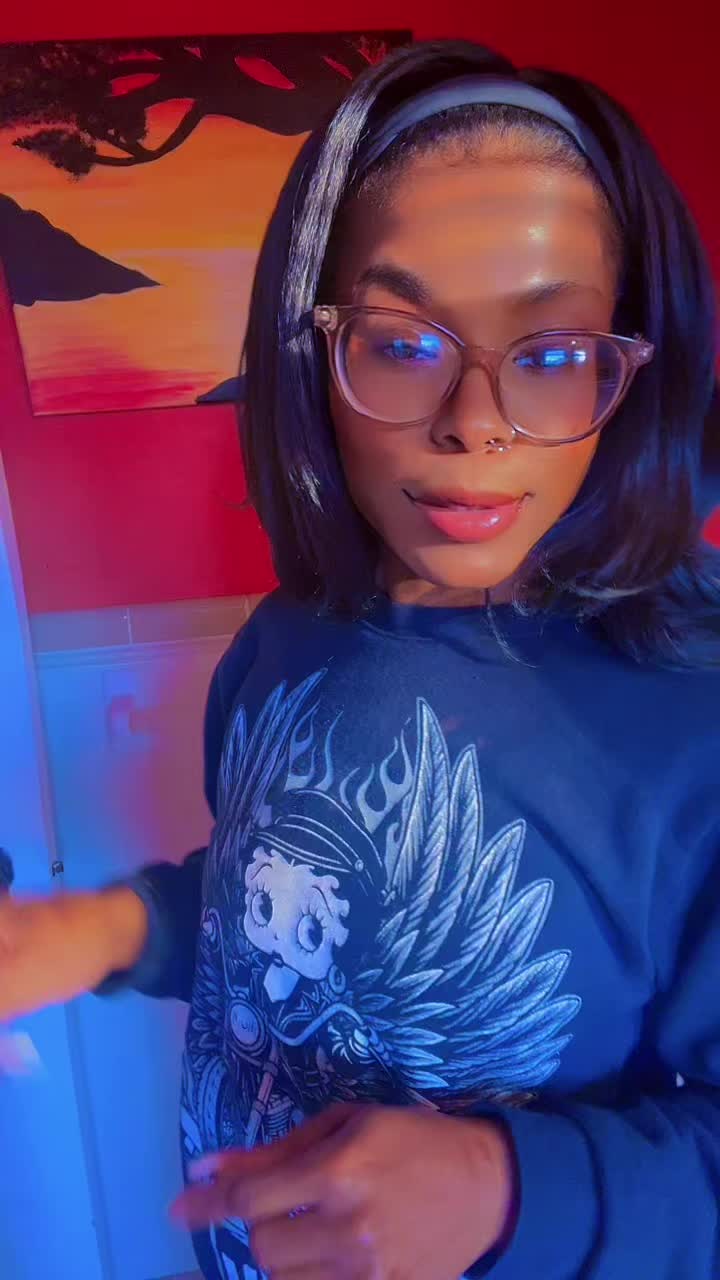 @Sherena_Capri