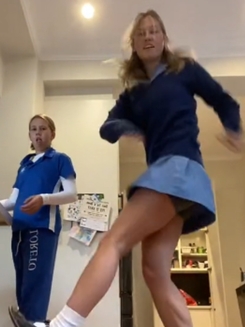 @SklTok