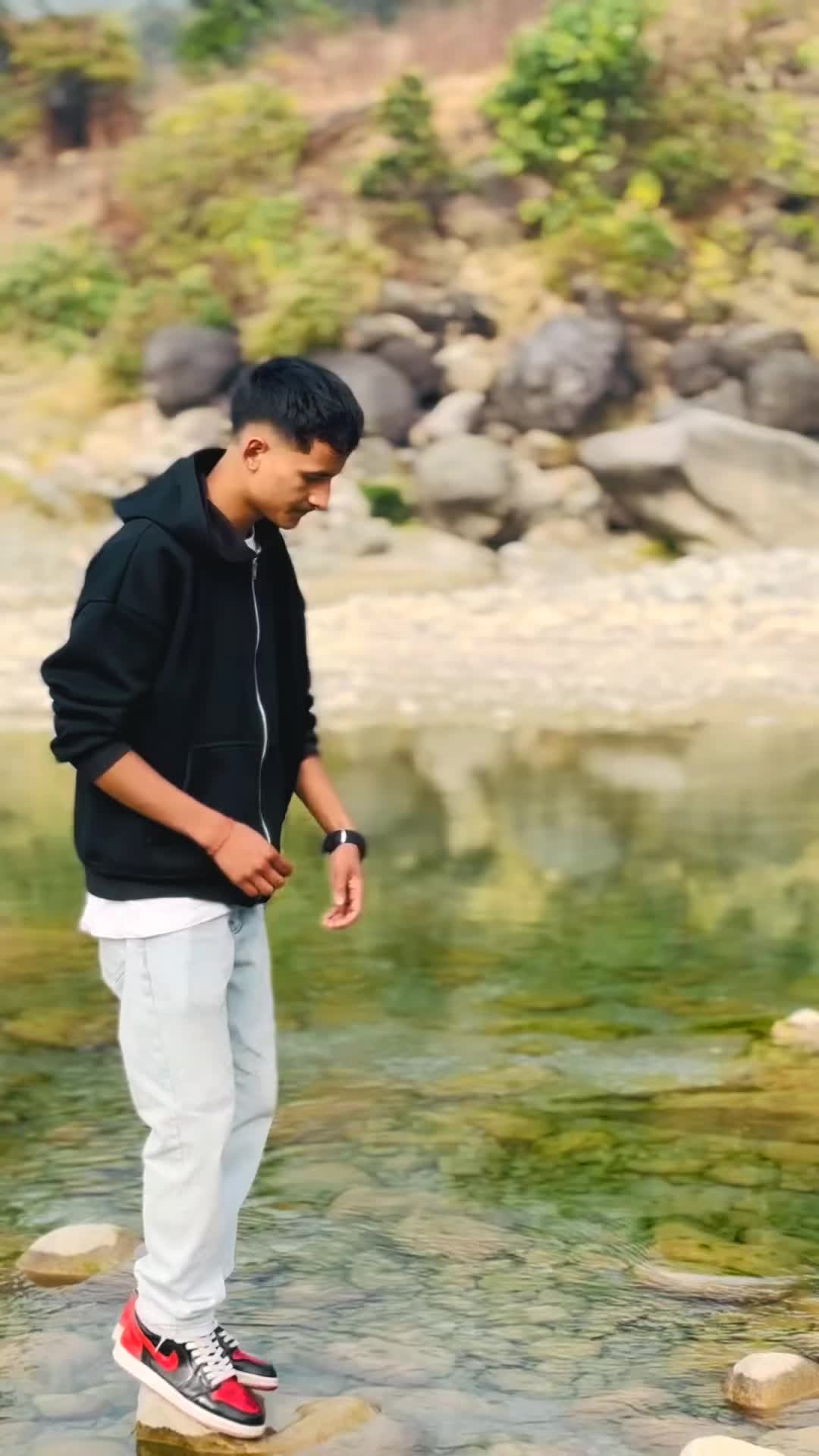 @दिनेश सिँह ठकुरी 👑
