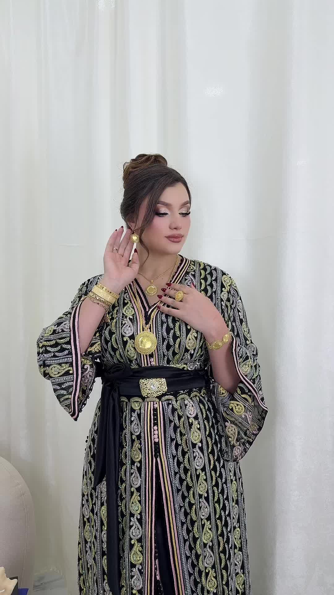 @Miss aniqa 24
