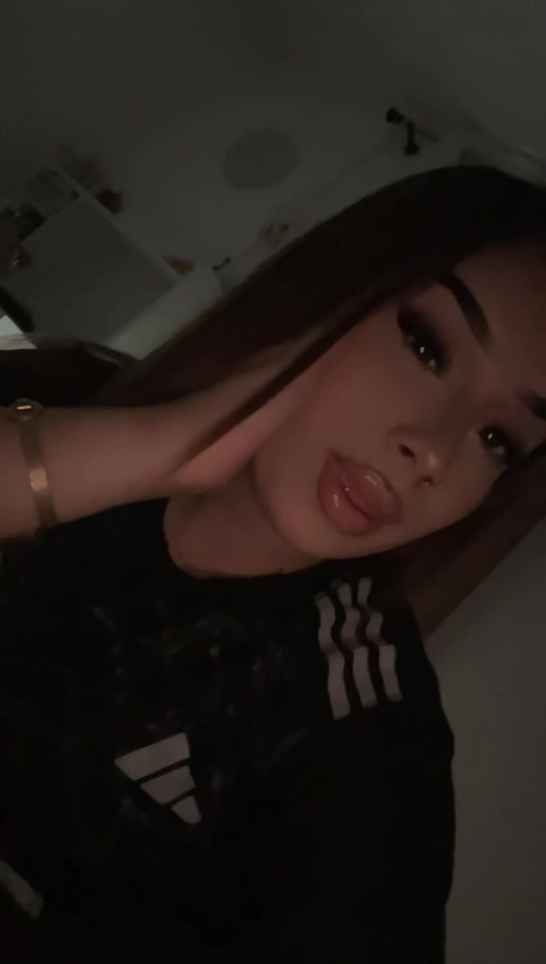 @𝐁𝐞𝐥𝐯𝐢𝐝𝐚𝐚𝟗𝟐𝐢🍬