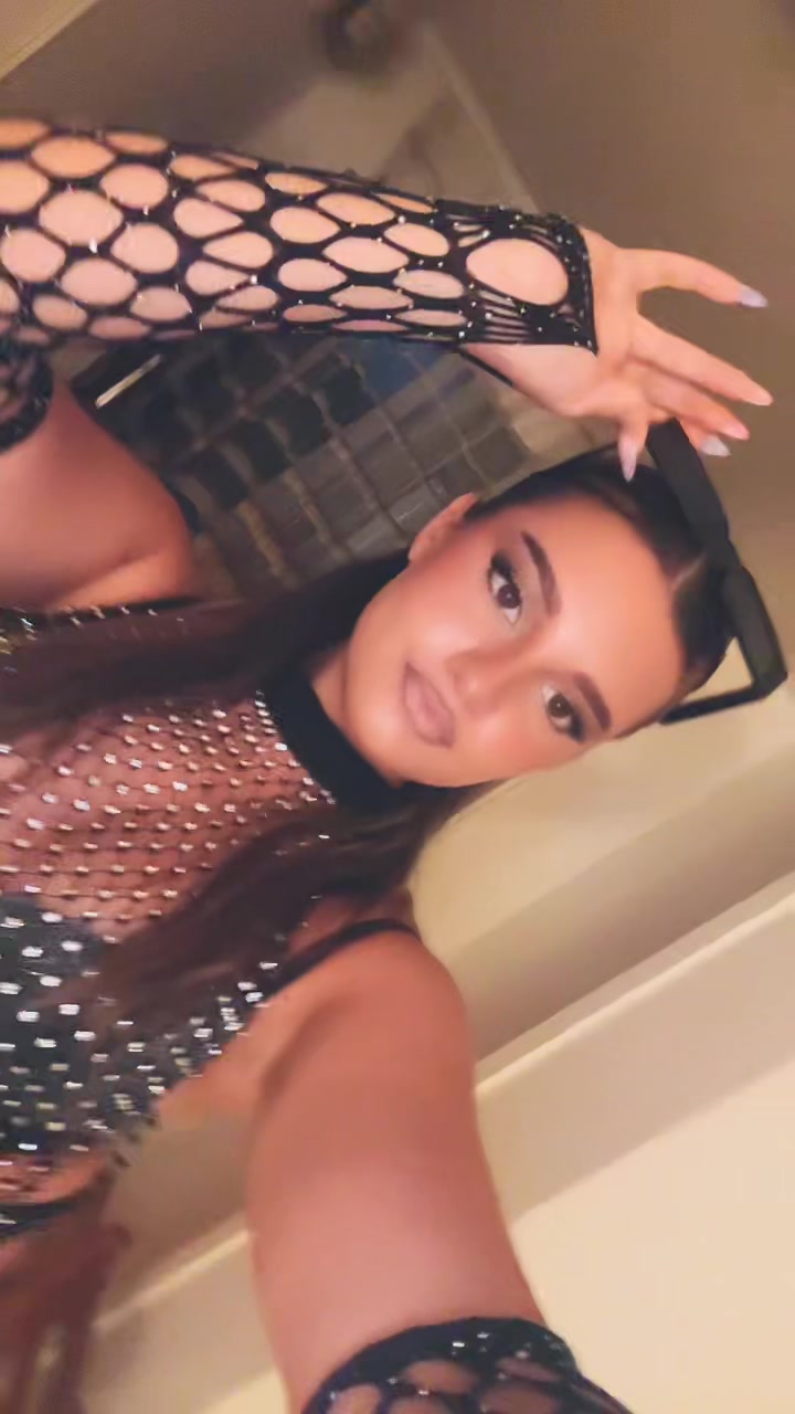 @аня