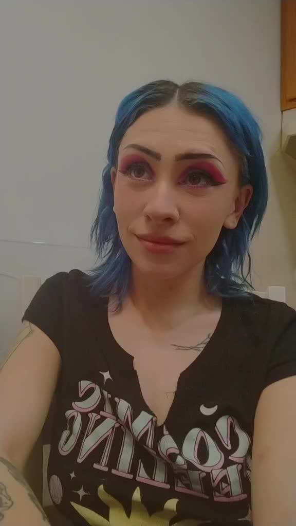 @izzy_honeyy