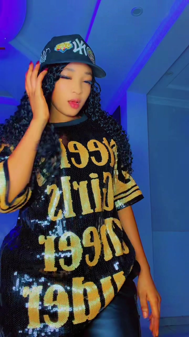 @👑ᵟᵁᴱᴱᴺ𝓢𝓱𝓲𝓵𝓪 𝓚𝓮𝓵𝓵𝔂