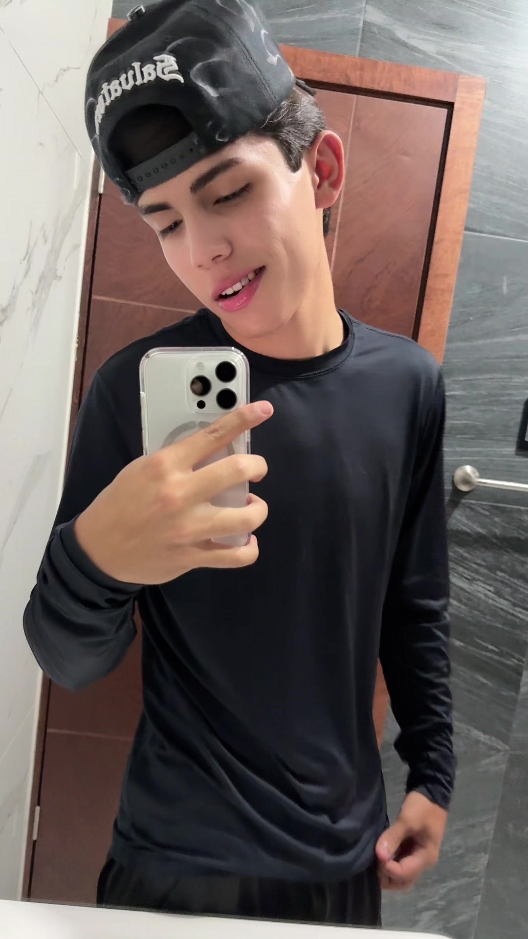 @márquez
