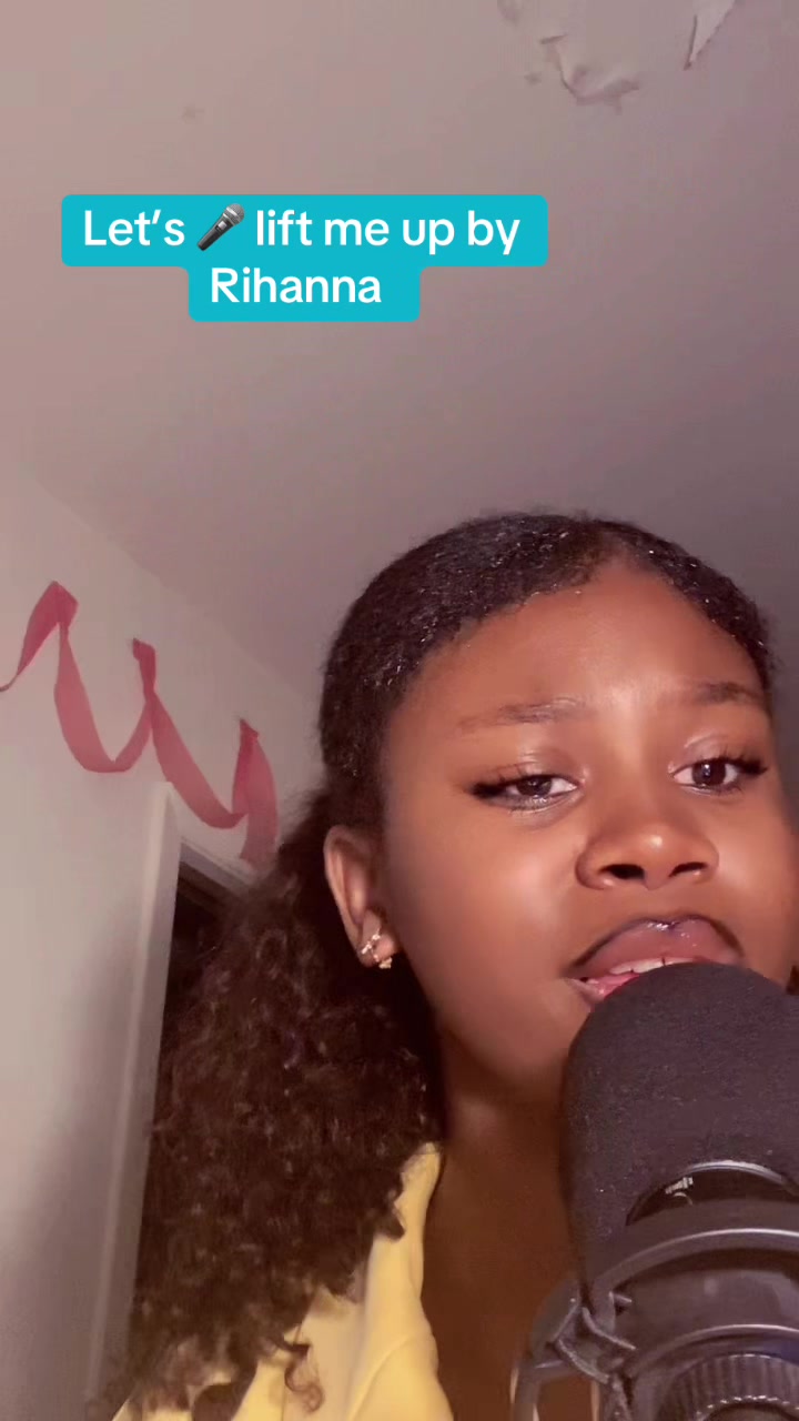 @clara0fficiel