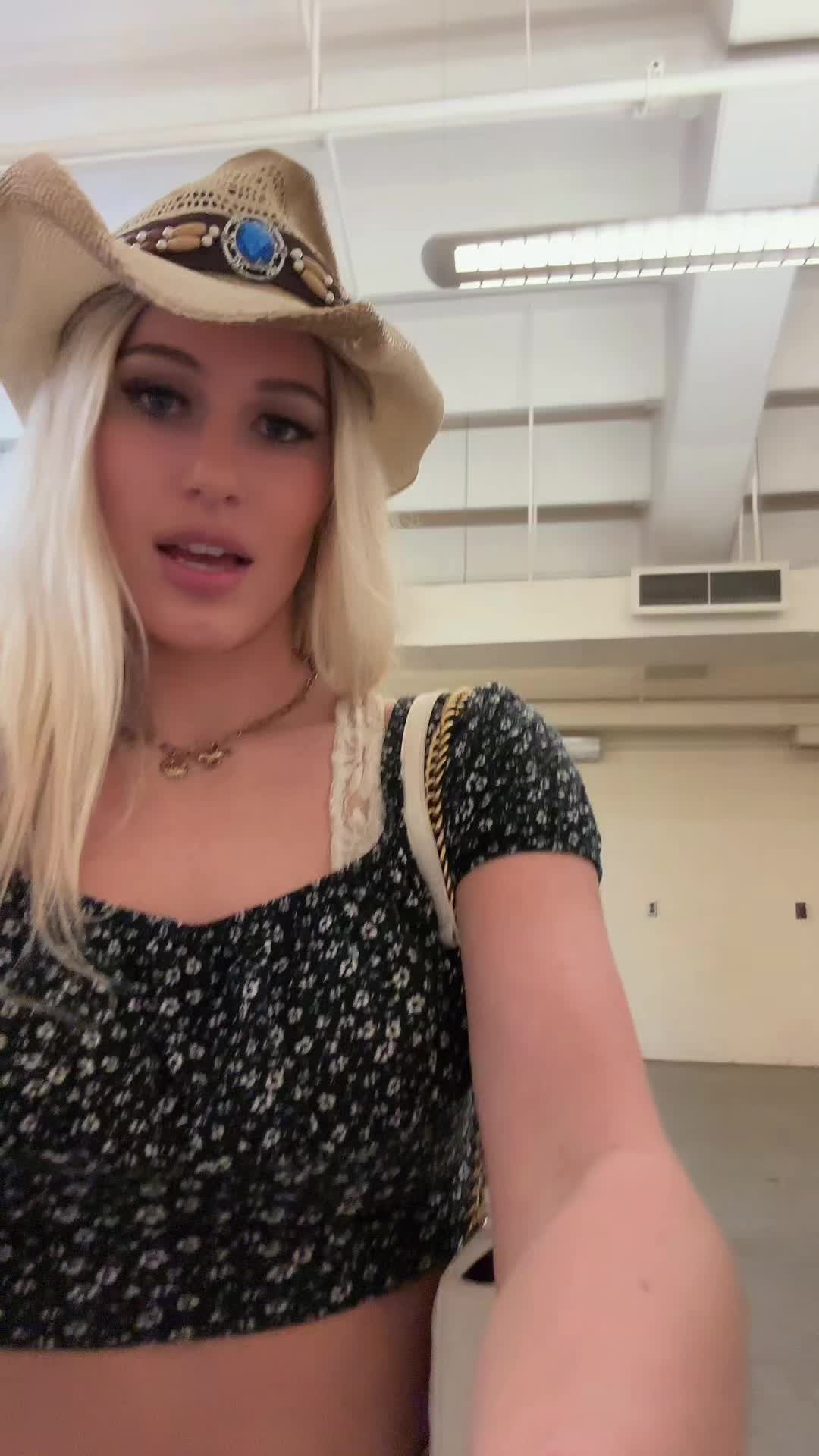 @taylee