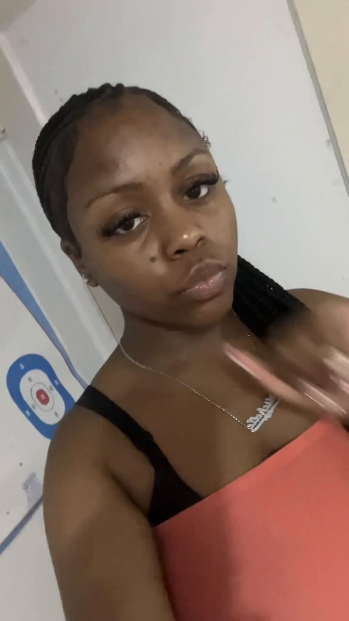 @checkonchelle