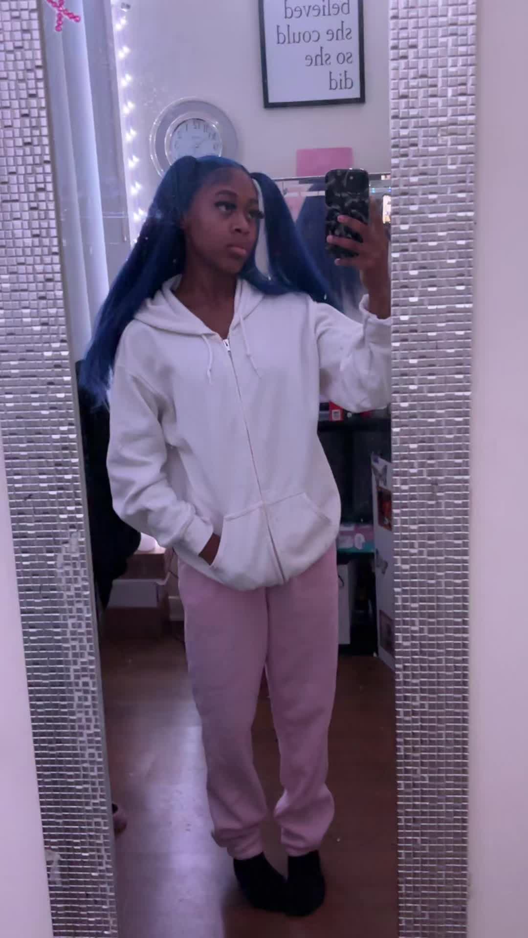 @tinyy 💋💸.