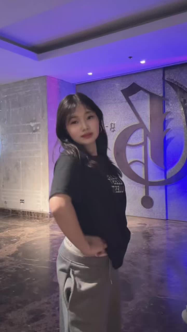 @defnotElai.