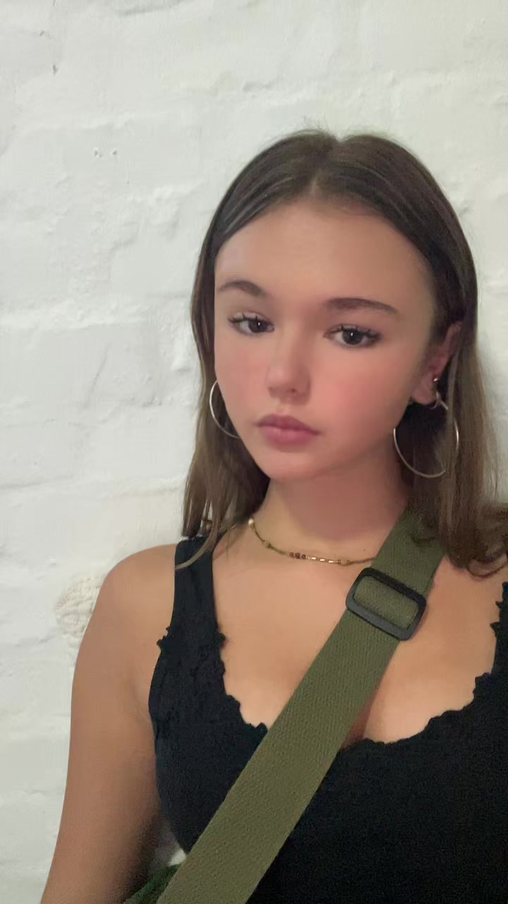@𝒁𝒐𝒆 𝑴𝒂𝒍𝒂𝒏