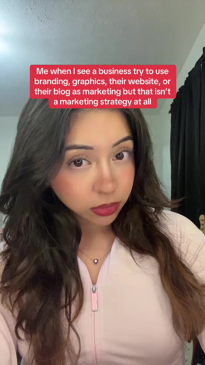 @Vanessa ➺ Marketing + Content