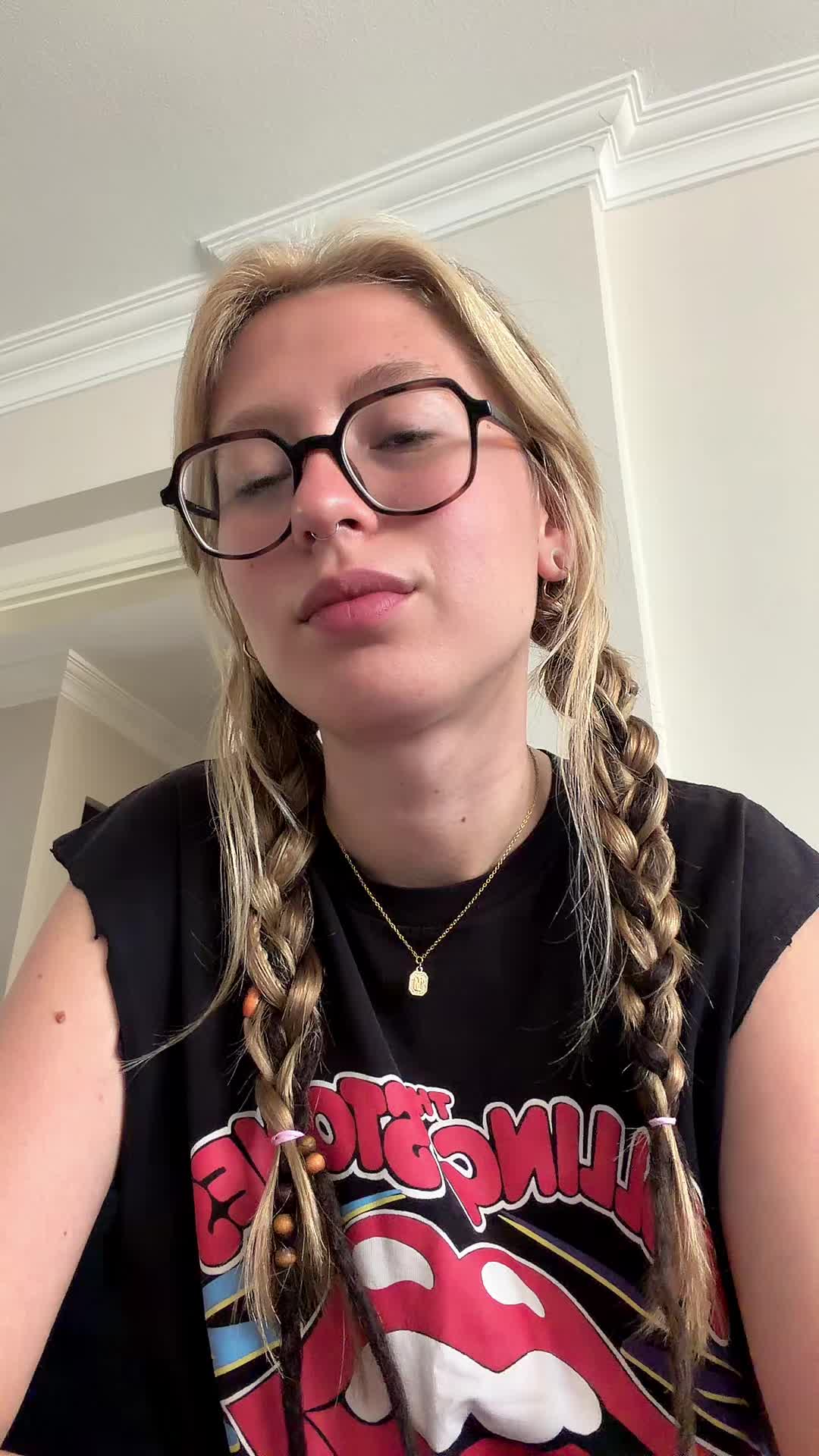 @poetleyla