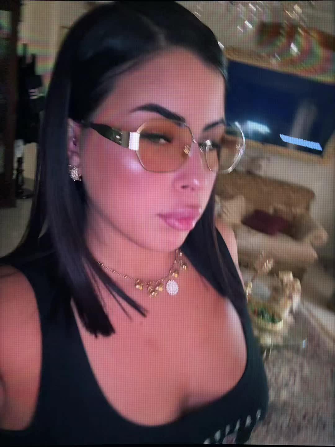 @Tonia