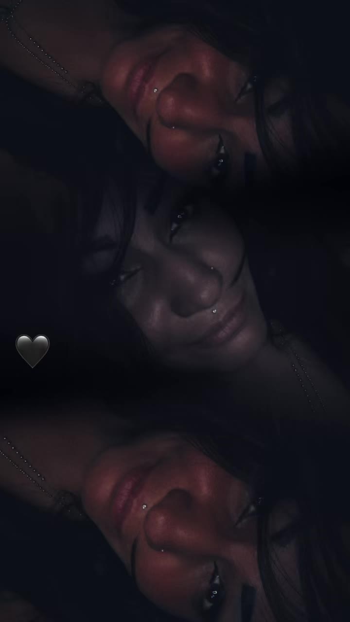 @Laura_🖤
