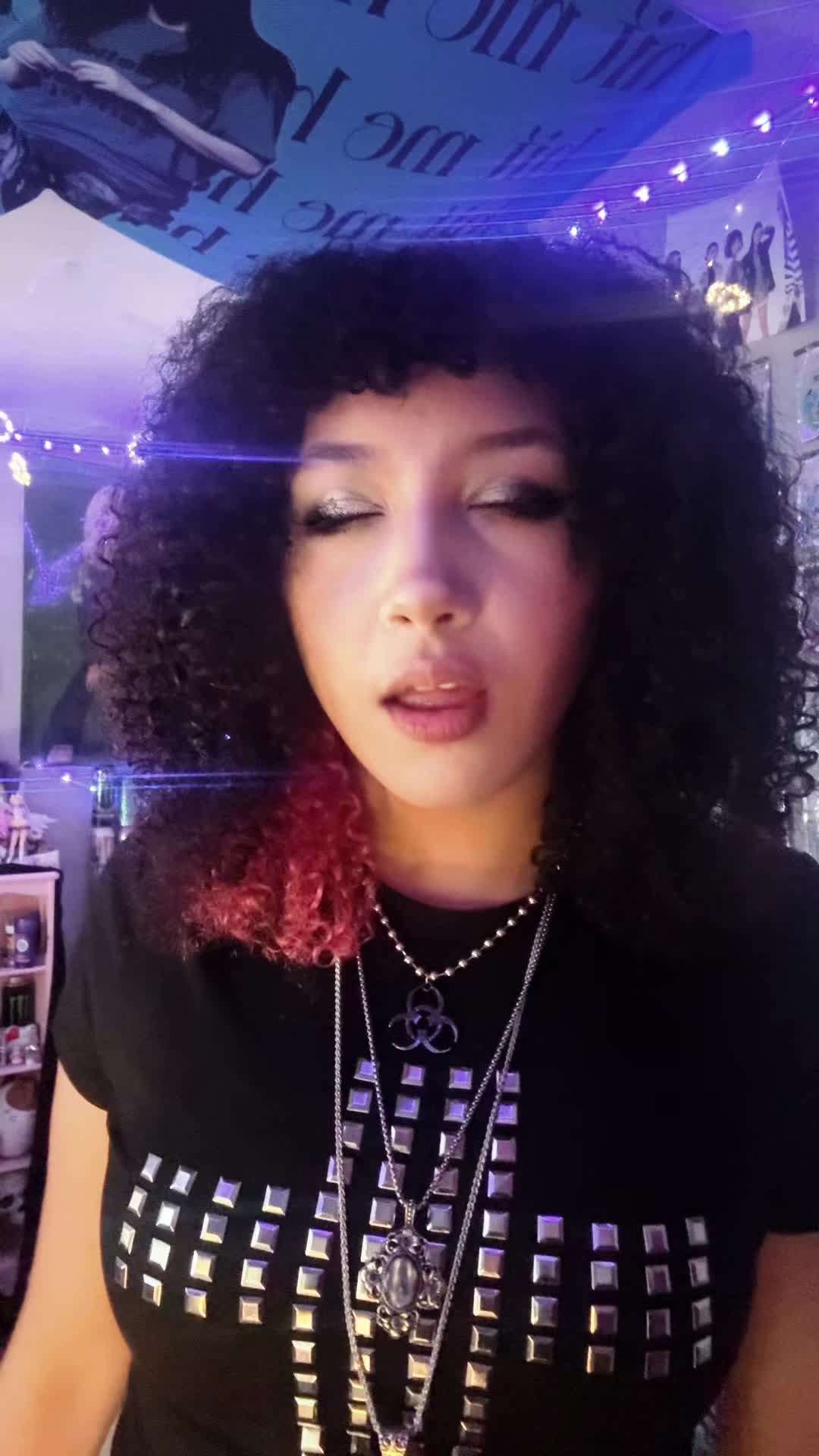 @Zombie_lola🧟♀️🧟♀️