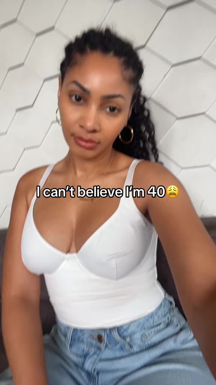 @teetee🦄