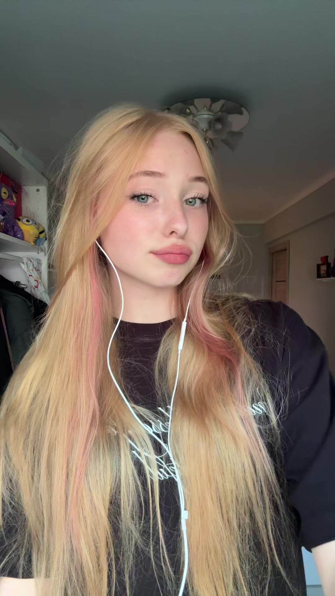 @викусик🌷