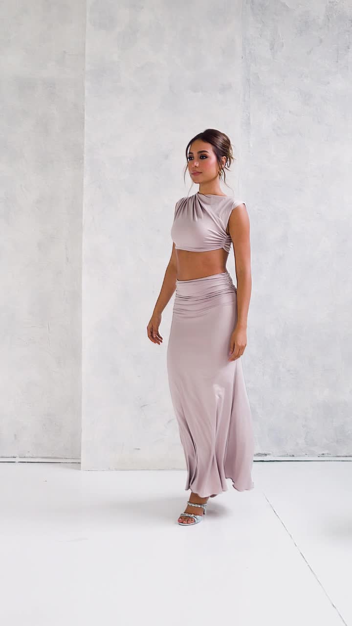 @Livira Fashion,