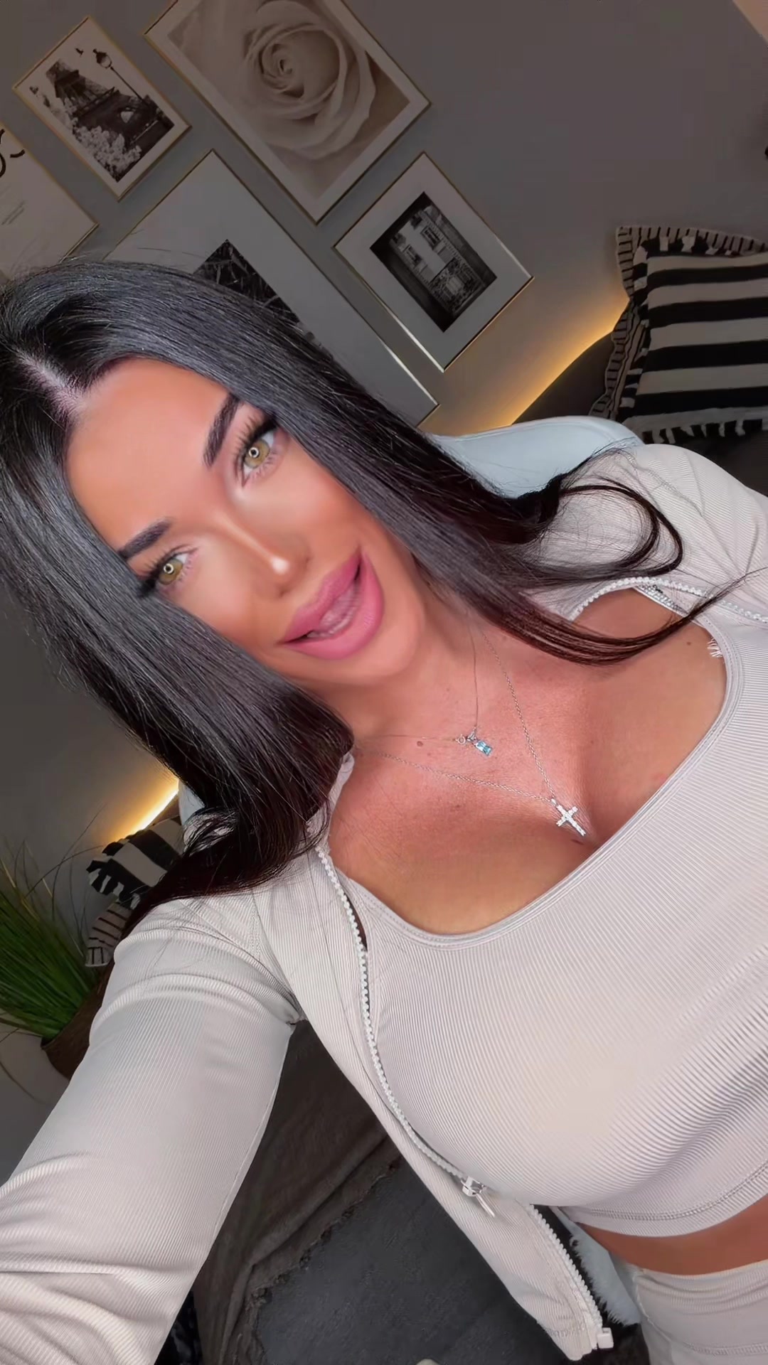 @Valentina