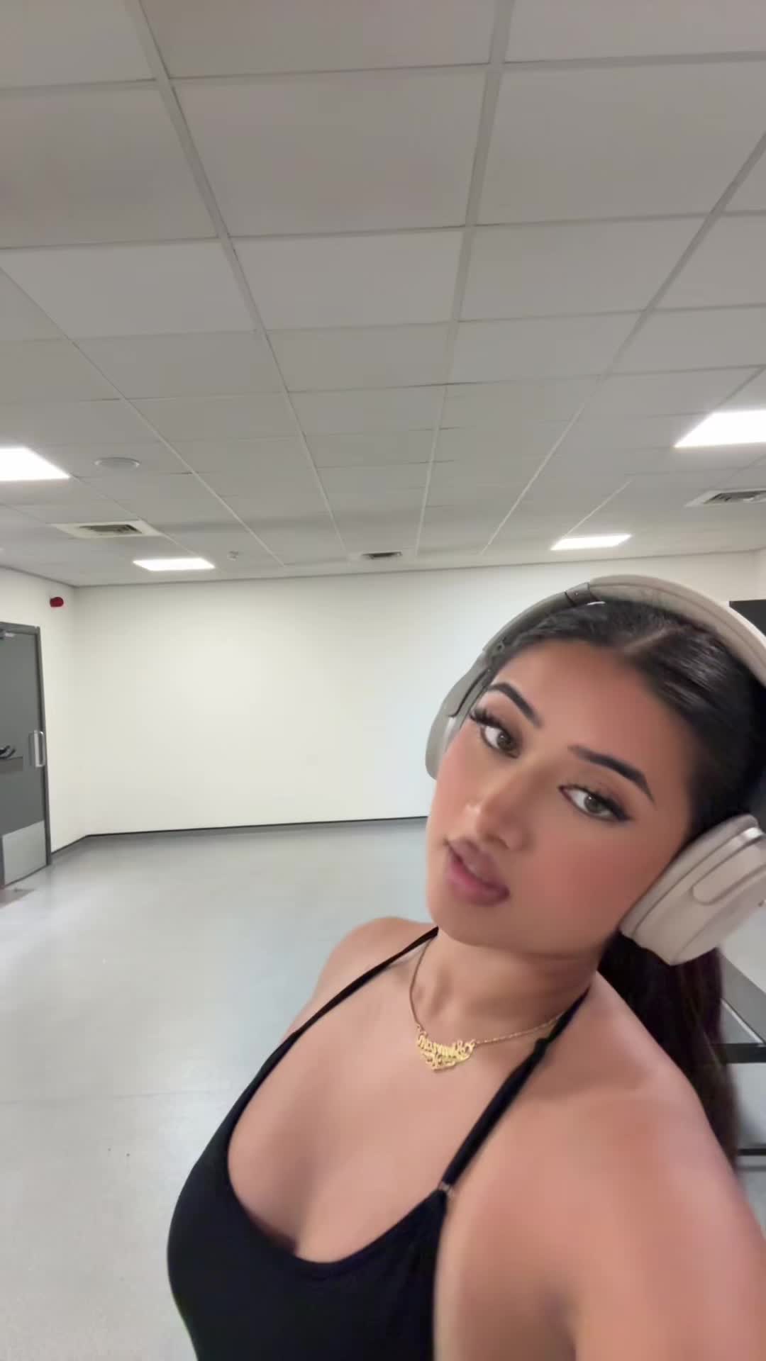 @Simran 💕