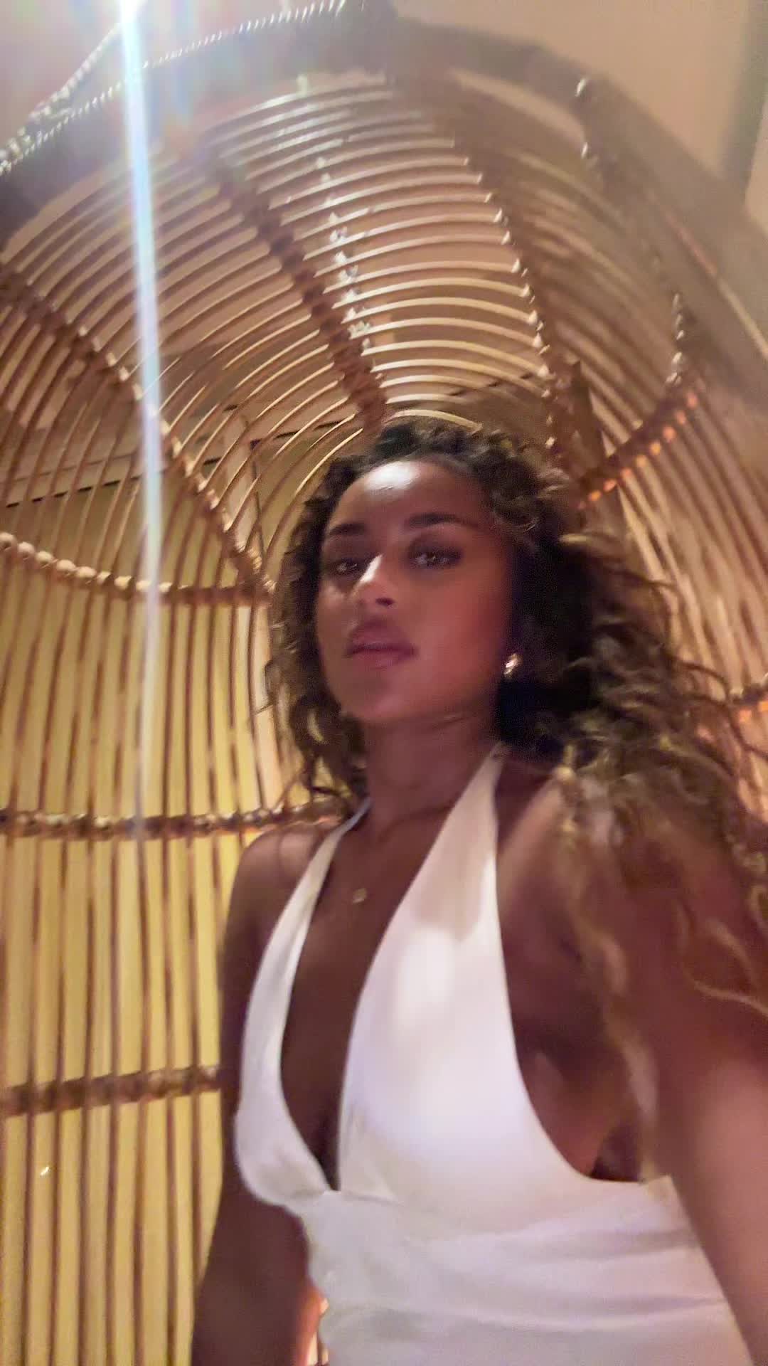 @Isla Meikle
