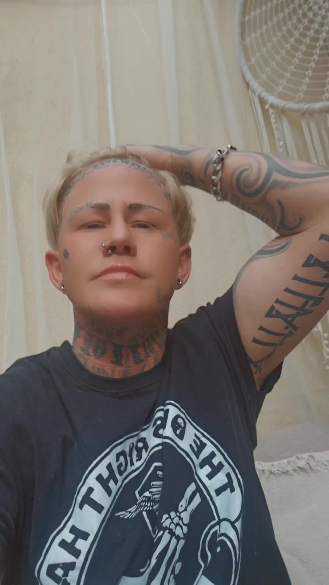 @hellrode_o3o_